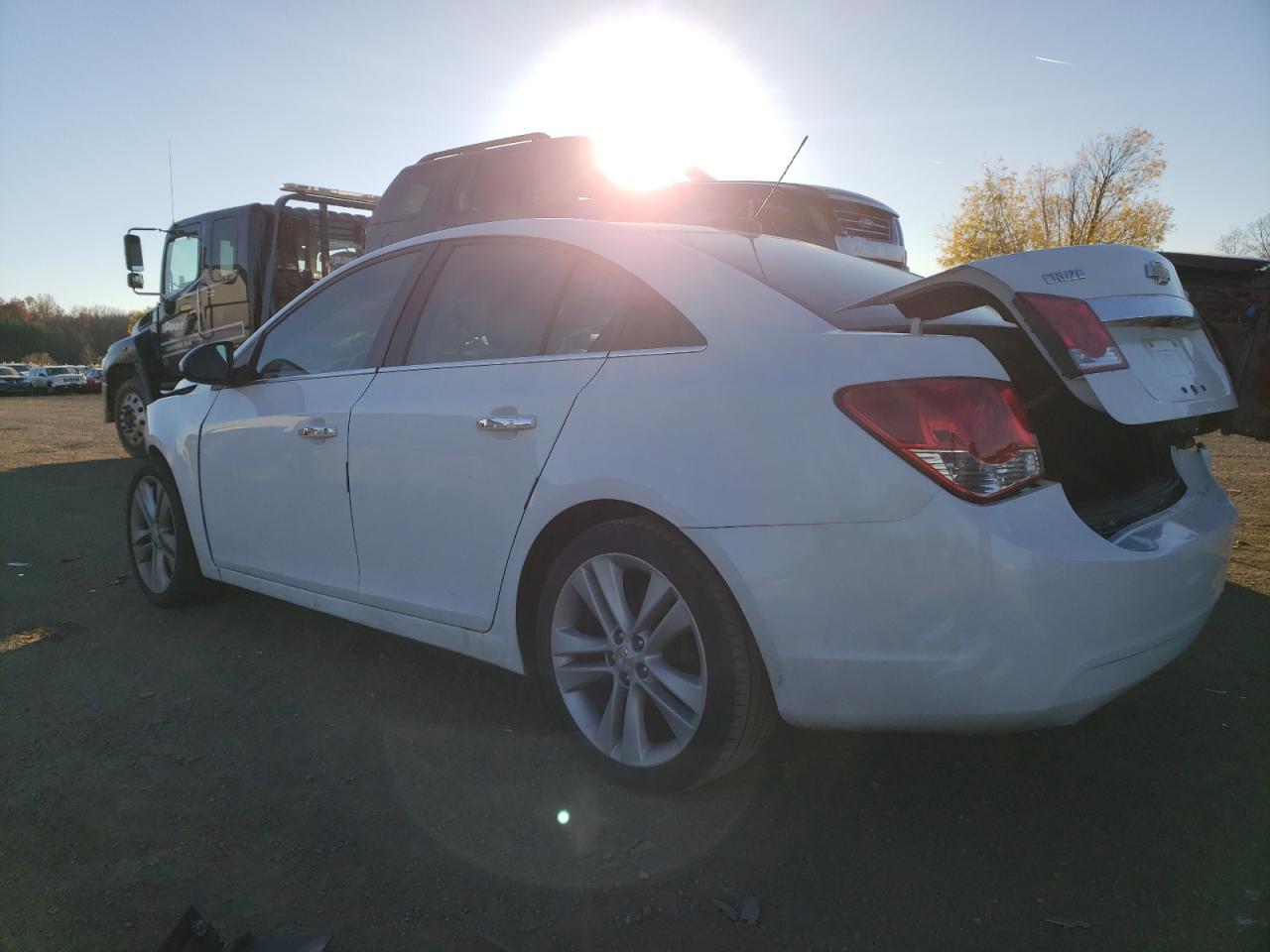 Image 2 of 2016 CHEVROLET CRUZE LIMITED LTZ 2016 with VIN 1G1PG5SBXG7201999