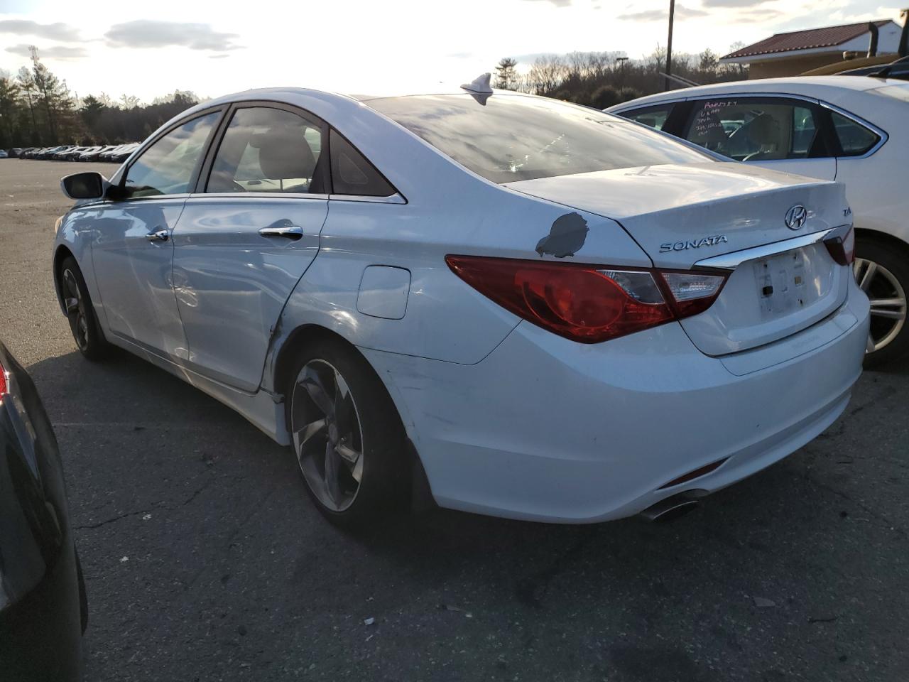 Image 2 of 2011 HYUNDAI SONATA SE 2011 with VIN 5NPEC4AB8BH202434