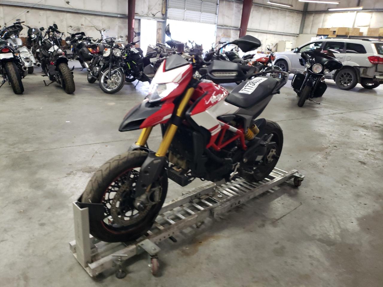 Изображение 2 Ducati Hypermotard 939 2016 с VIN ZDM1YBJS5GB012723