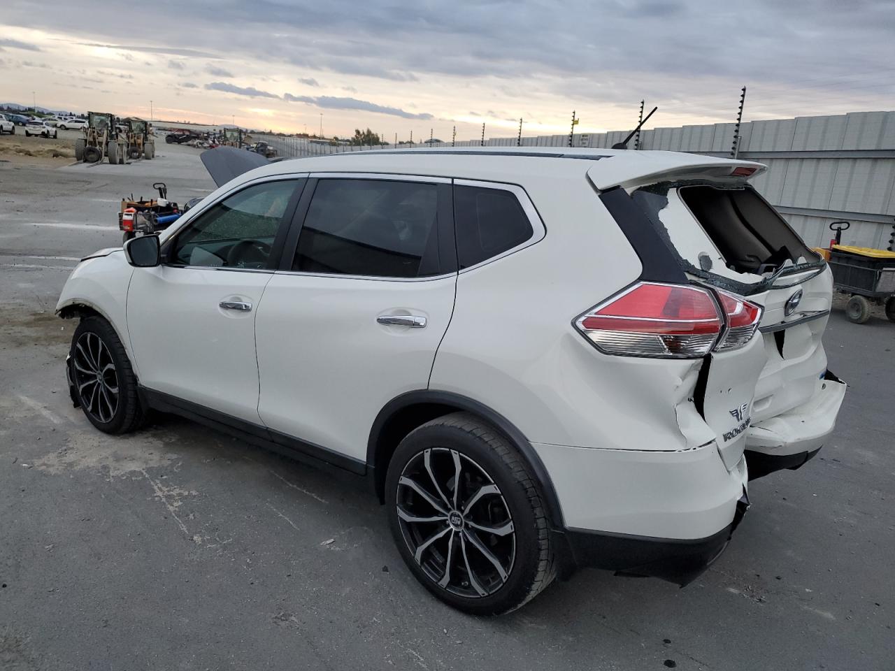 Изображение 2 2014 NISSAN ROGUE S 2014 с VIN 5N1AT2MT7EC758950