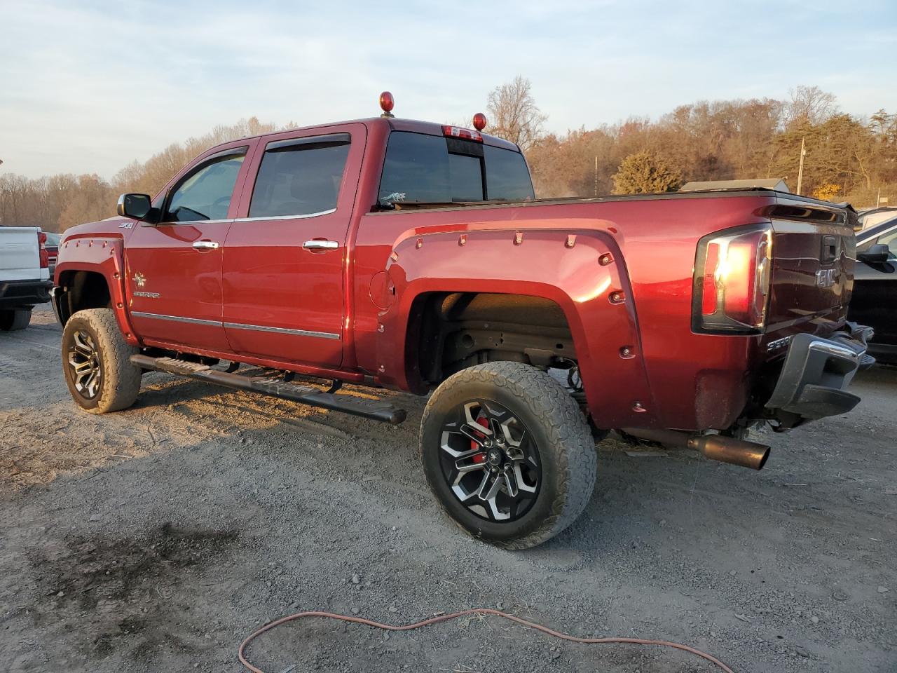 Изображение 2 2017 GMC SIERRA K1500 SLT 2017 с VIN 3GTU2NEJ5HG329407