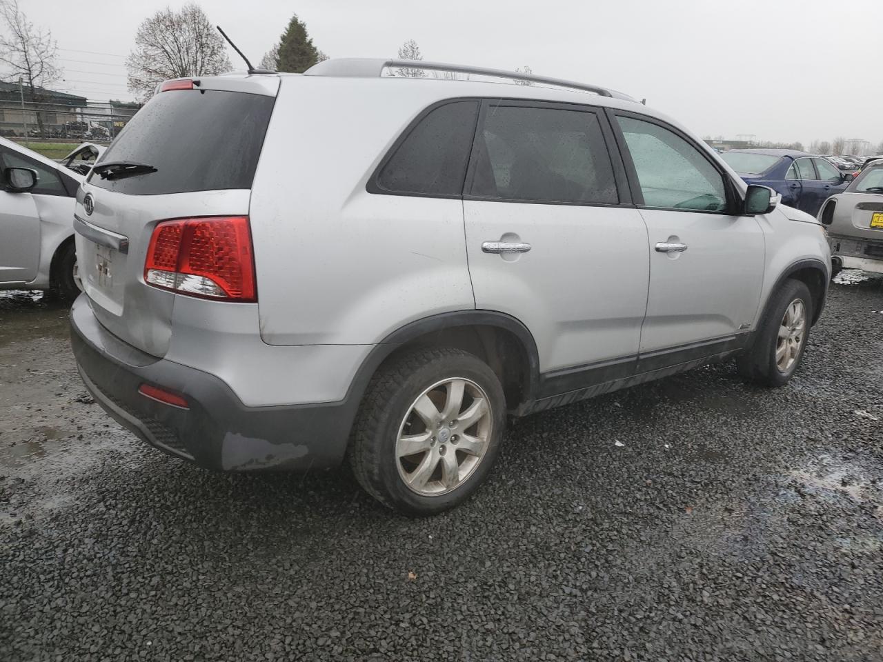 Изображение 3 2013 KIA SORENTO LX 2013 с VIN 5XYKTDA24DG349105
