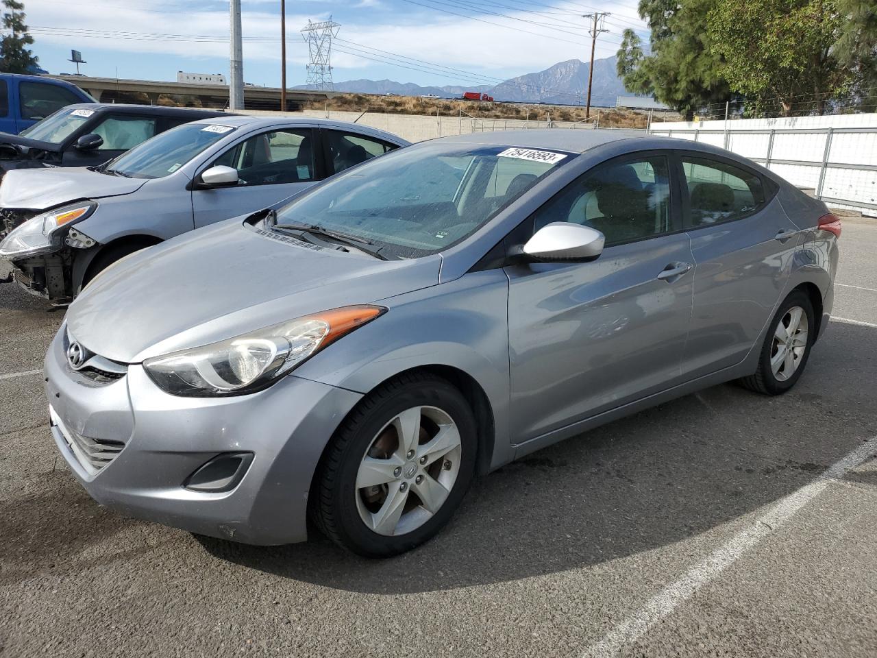 Obraz 1 z 2013 HYUNDAI ELANTRA GLS 2013 z VIN KMHDH4AE5DU725258