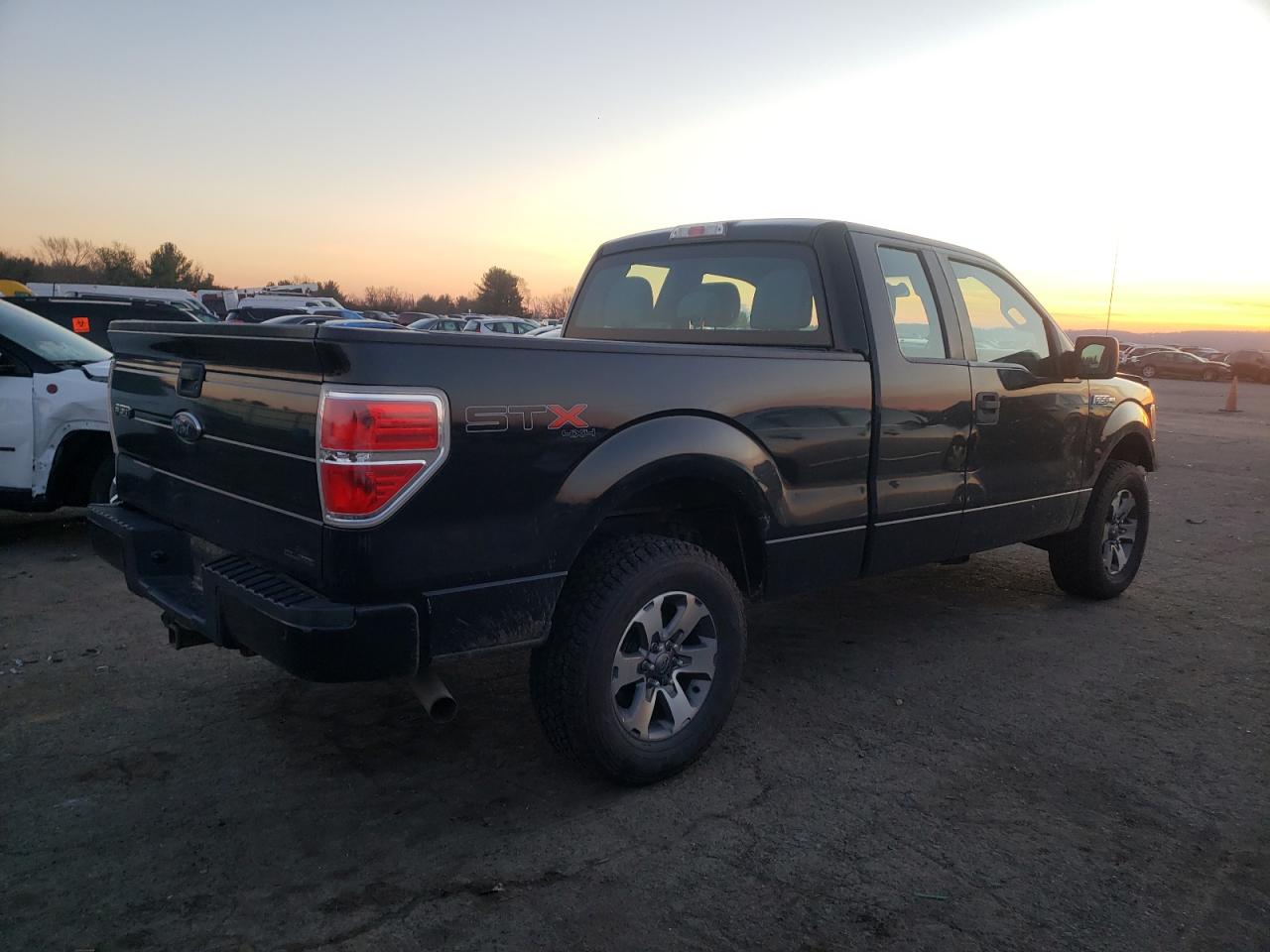 Image 3 of 2013 FORD F150 SUPER CAB 2013 with VIN 1FTFX1EF1DFC61049