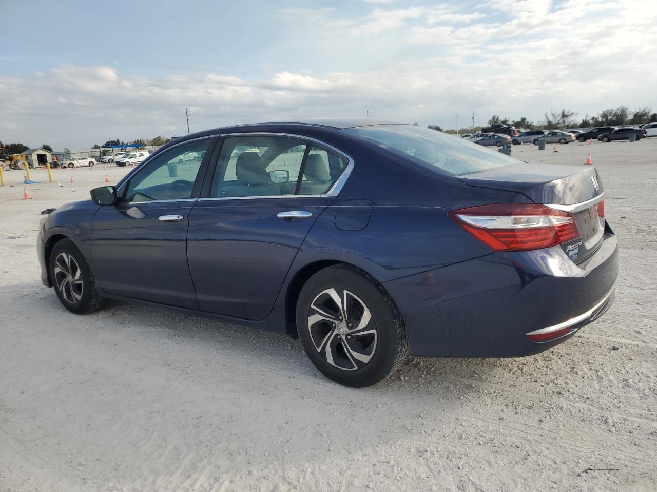 Obraz 2 z 2016 HONDA ACCORD LX 2016 z VIN 1HGCR2F30GA118653