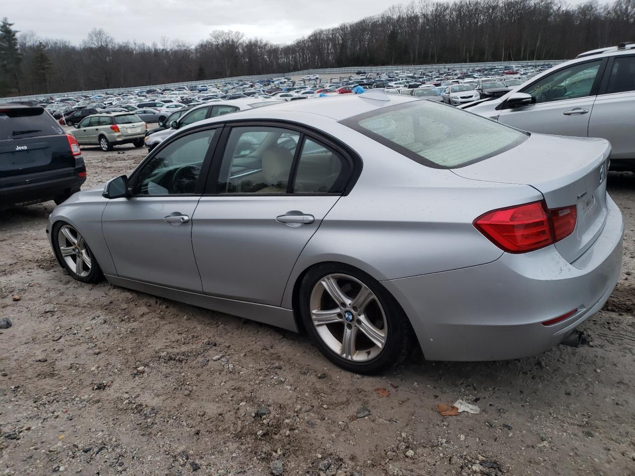 Obraz 2 z 2014 BMW 320 I XDRIVE 2014 z VIN WBA3C3G57ENS67523