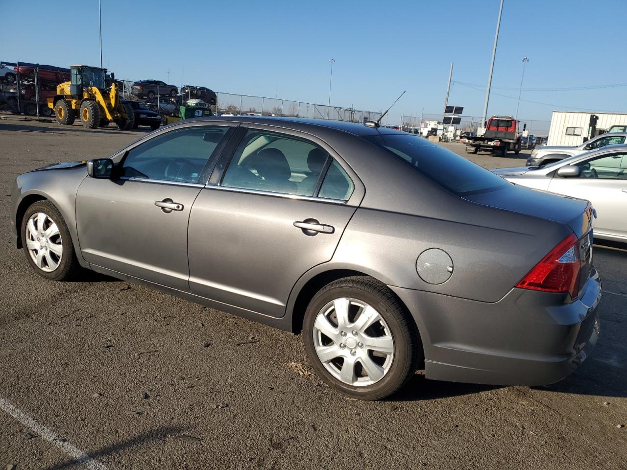 Image 2 of 2011 FORD FUSION SE 2011 with VIN 3FAHP0HA4BR334021