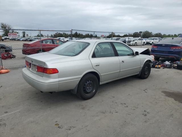 Image 3 of 2001 TOYOTA CAMRY CE 2001 with VIN 4T1BG22K91U819660