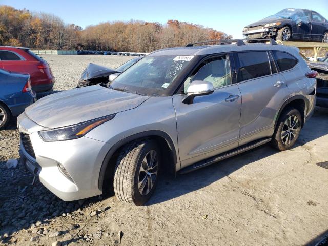 Изображение 2022 TOYOTA HIGHLANDER XLE 2022