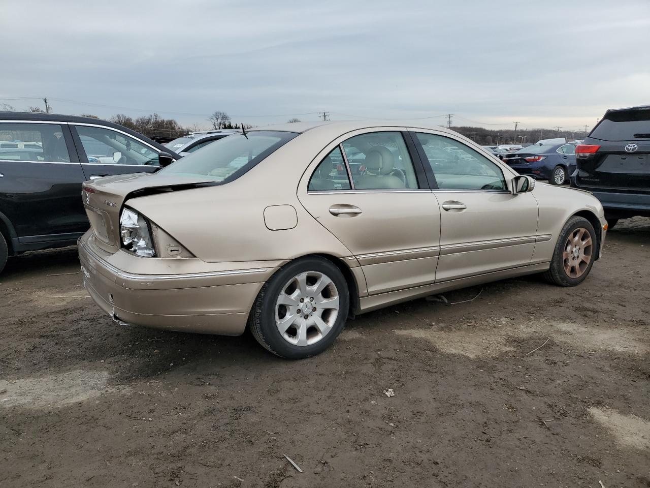 Obraz 3 z 2005 MERCEDES-BENZ C 240 4MATIC 2005 z VIN WDBRF81J75F562329