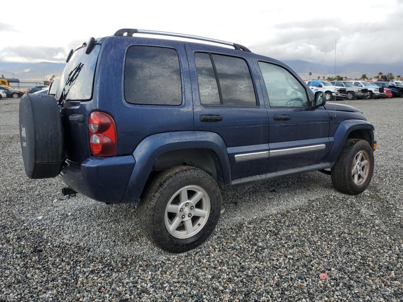 Image 3 of 2007 JEEP LIBERTY LIMITED 2007 with VIN 1J4GL58K77W640569