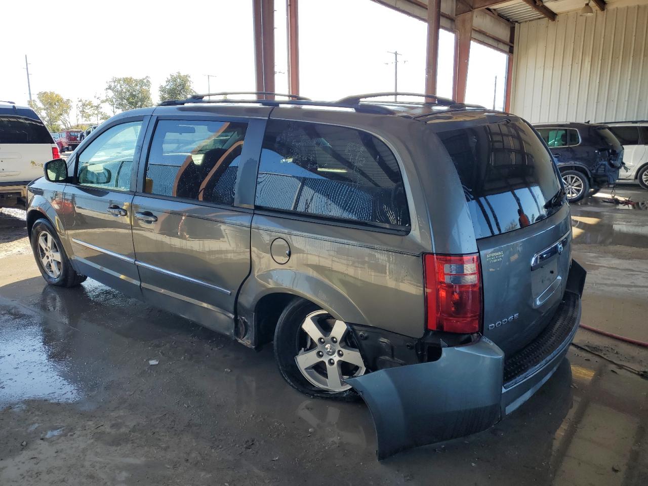 Image 2 of 2010 DODGE GRAND CARAVAN SXT 2010 with VIN 2D4RN5D18AR224023
