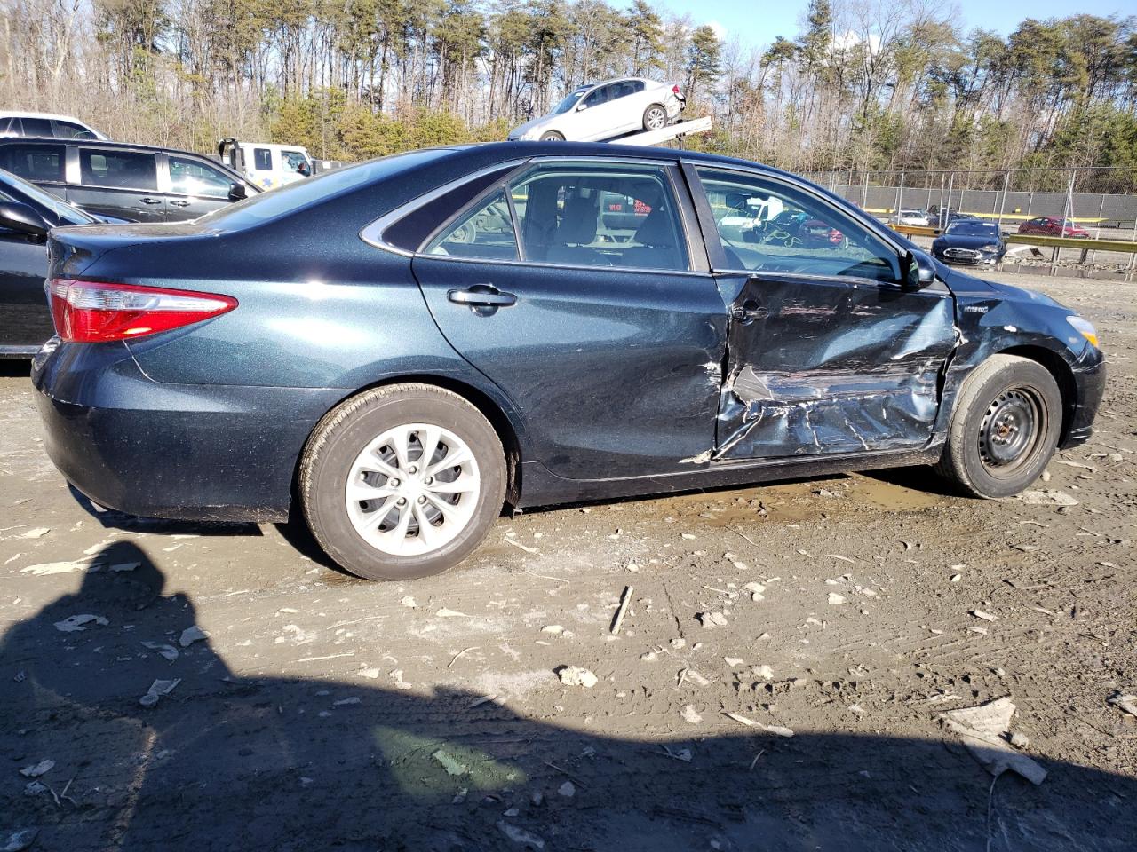 Image 3 of 2016 TOYOTA CAMRY HYBRID 2016 with VIN 4T1BD1FKXGU185863