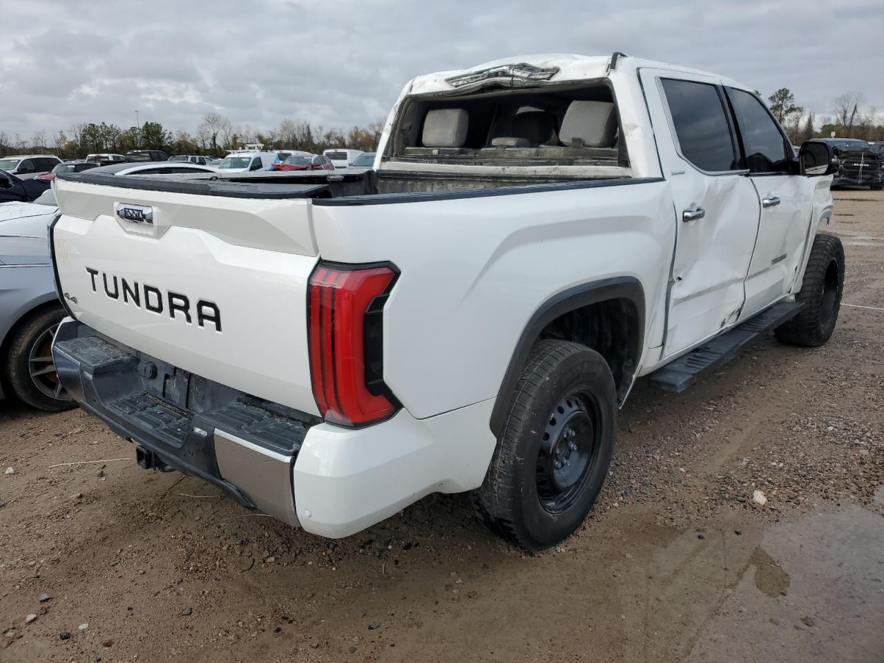 Изображение 3 2022 TOYOTA TUNDRA CREWMAX LIMITED 2022 с VIN 5TFJA5DB1NX017091