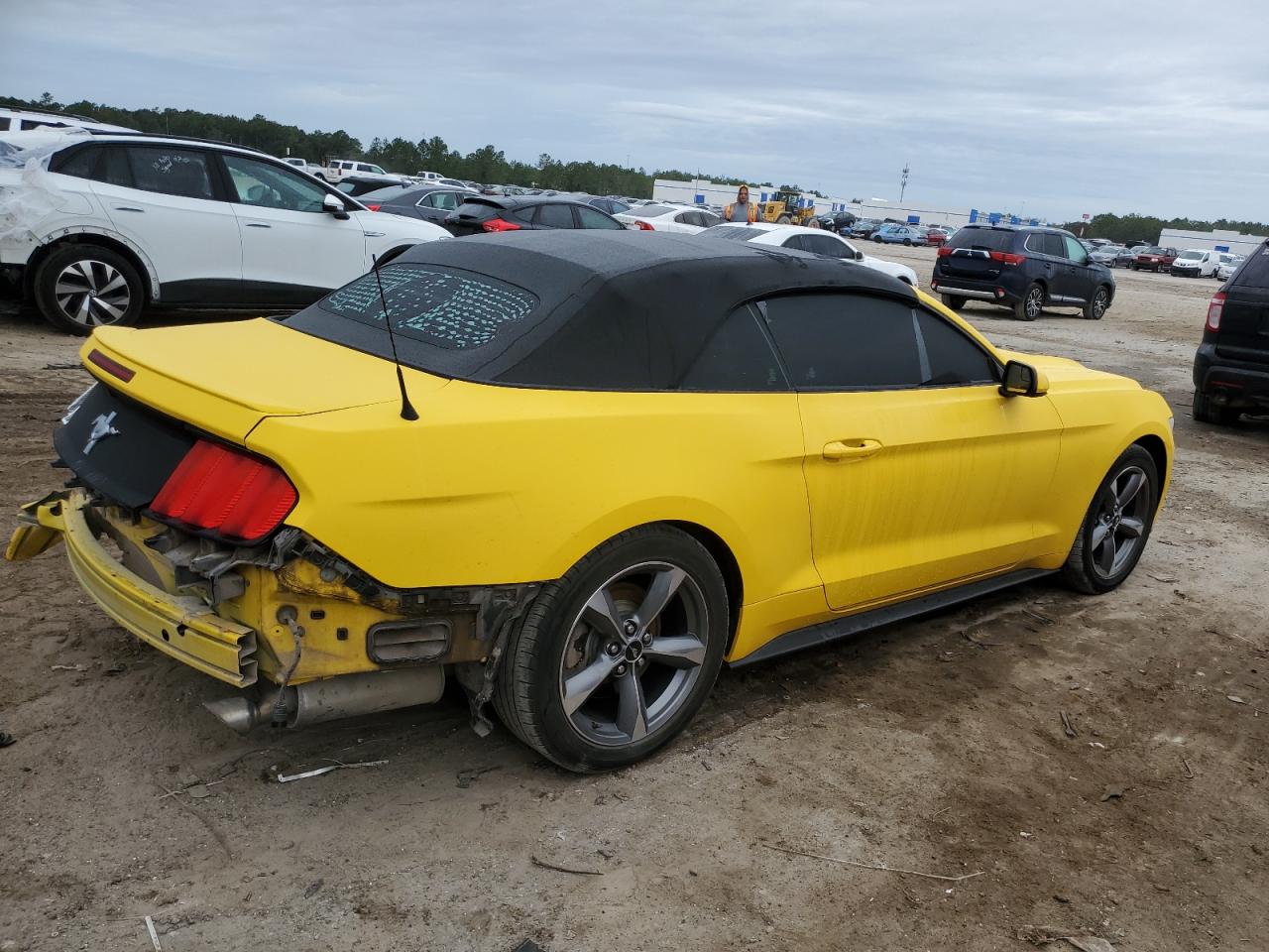 Obraz 3 z 2016 FORD MUSTANG  2016 z VIN 1FATP8EM0G5210054