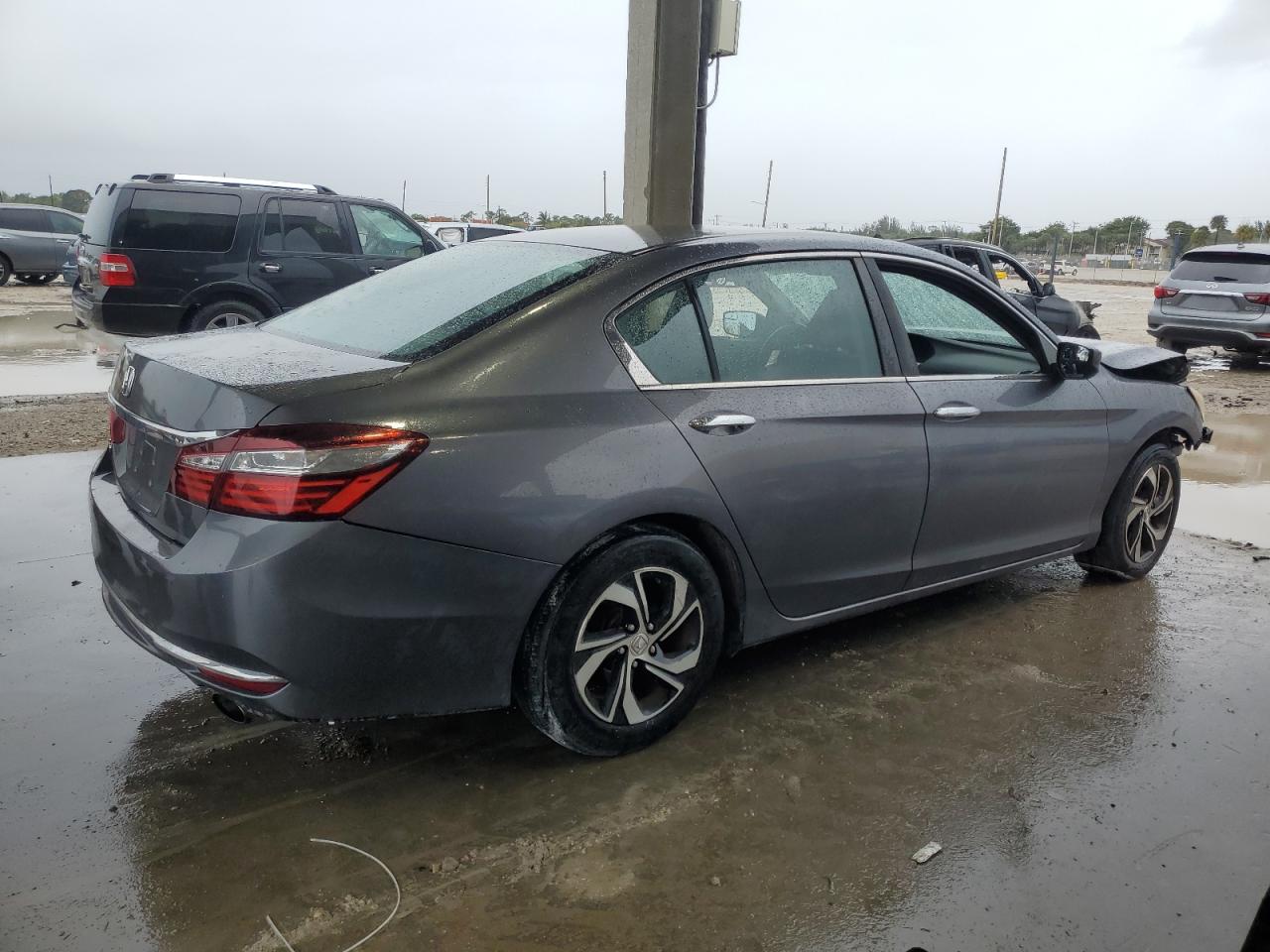 Obraz 3 z 2017 HONDA ACCORD LX 2017 z VIN 1HGCR2F38HA119891