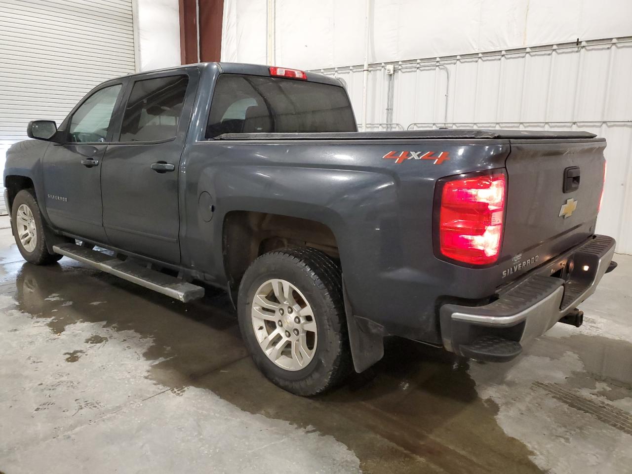 Image 2 of 2018 CHEVROLET SILVERADO K1500 LT 2018 with VIN 3GCUKREC9JG537398