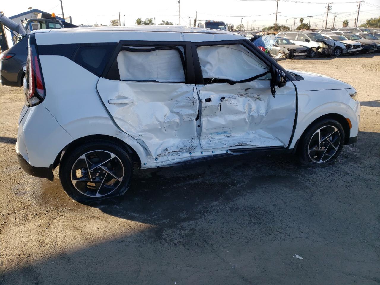 Изображение 3 2023 KIA SOUL EX 2023 с VIN KNDJ33AU3P7887514