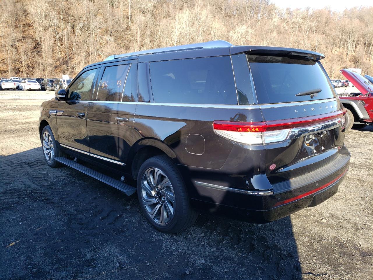 Изображение 2 2023 LINCOLN NAVIGATOR L RESERVE 2023 с VIN 5LMJJ3LG8PEL05960