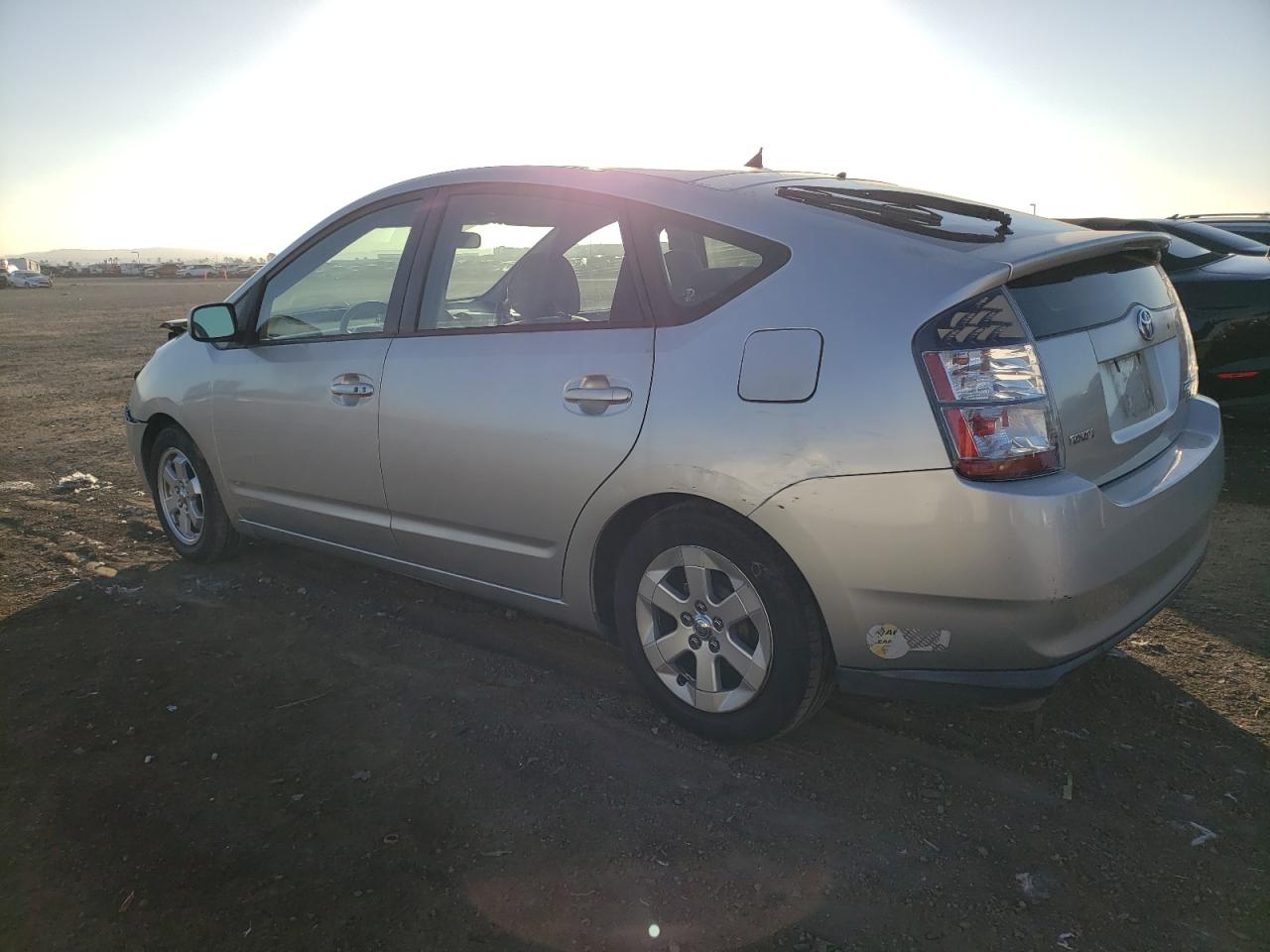 Obraz 2 z 2005 TOYOTA PRIUS  2005 z VIN JTDKB20UX53074582