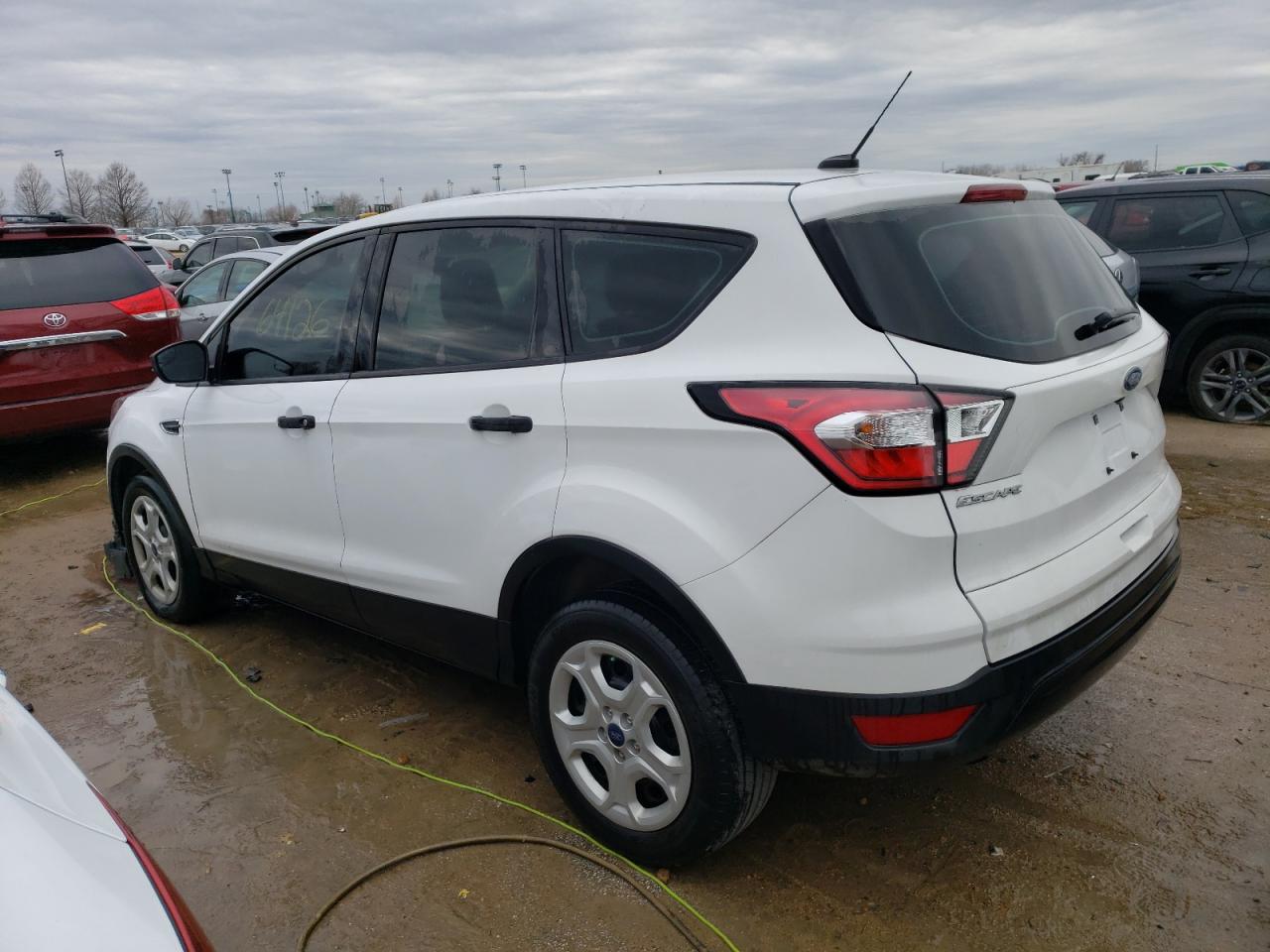 Изображение 2 2018 FORD ESCAPE S 2018 с VIN 1FMCU0F7XJUC76049