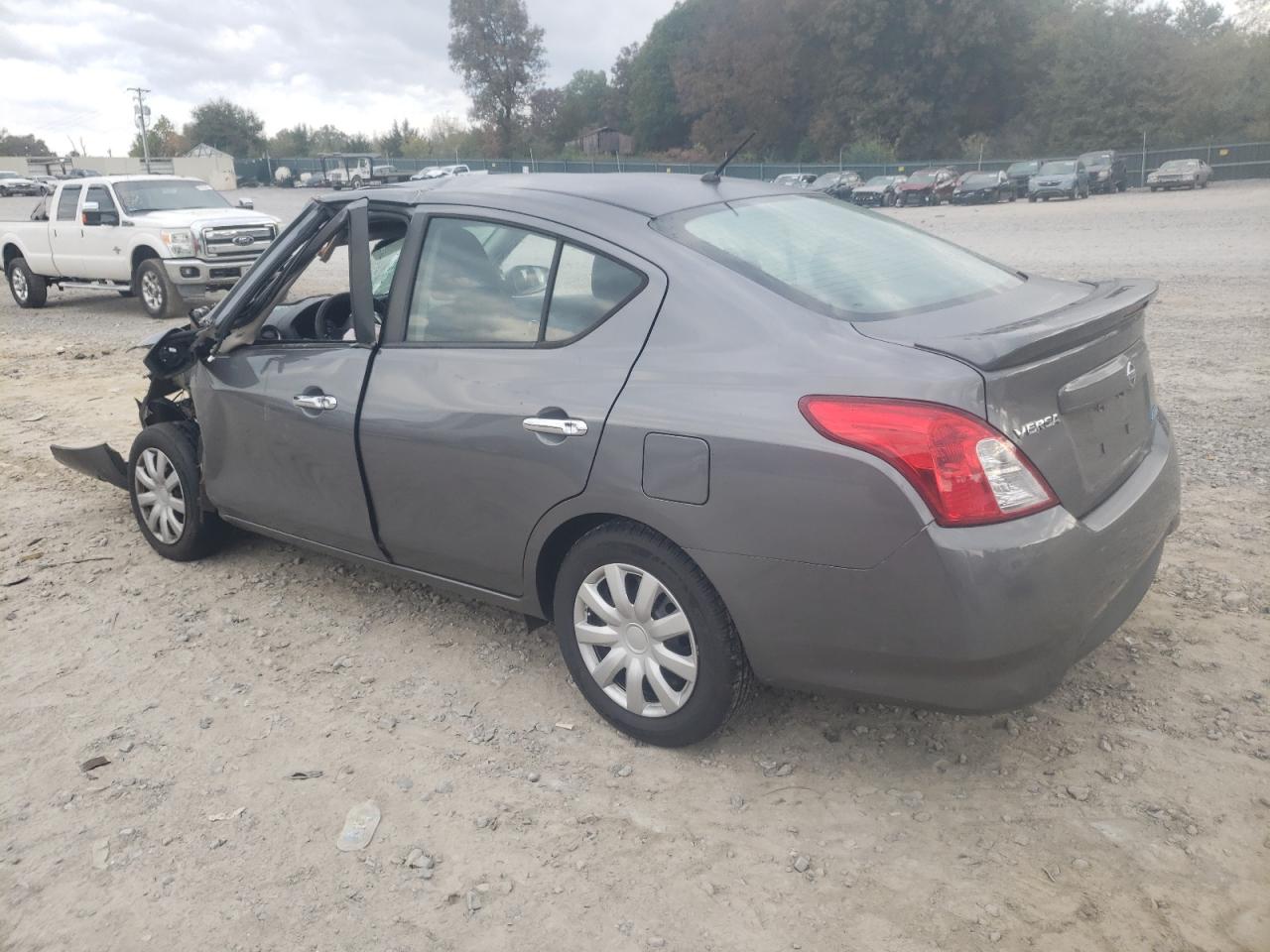 Obraz 2 z 2016 NISSAN VERSA S 2016 z VIN 3N1CN7AP9GL858537