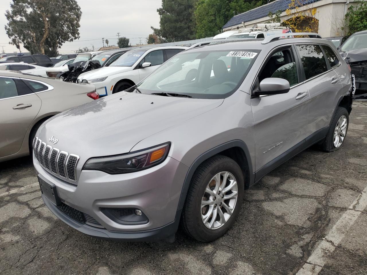 Изображение 1 2019 JEEP CHEROKEE LATITUDE 2019 с VIN 1C4PJLCBXKD242297