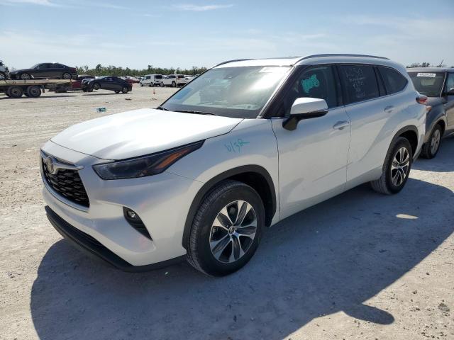 Изображение 2022 TOYOTA HIGHLANDER XLE 2022