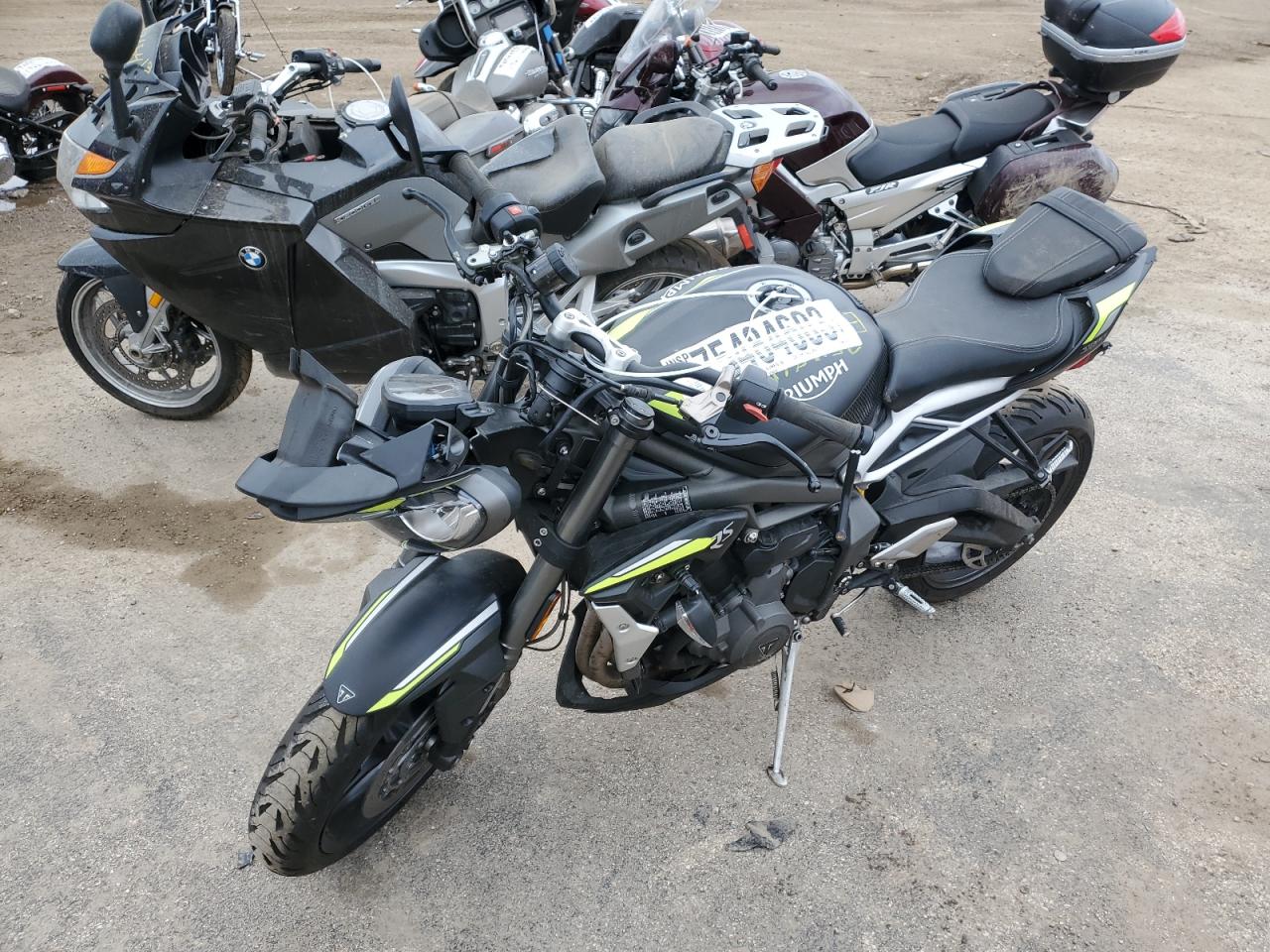 Obraz 2 z 2021 TRIUMPH MOTORCYCLE STREET TRIPLE RS 2021 z VIN SMTA554S9MTAF7137