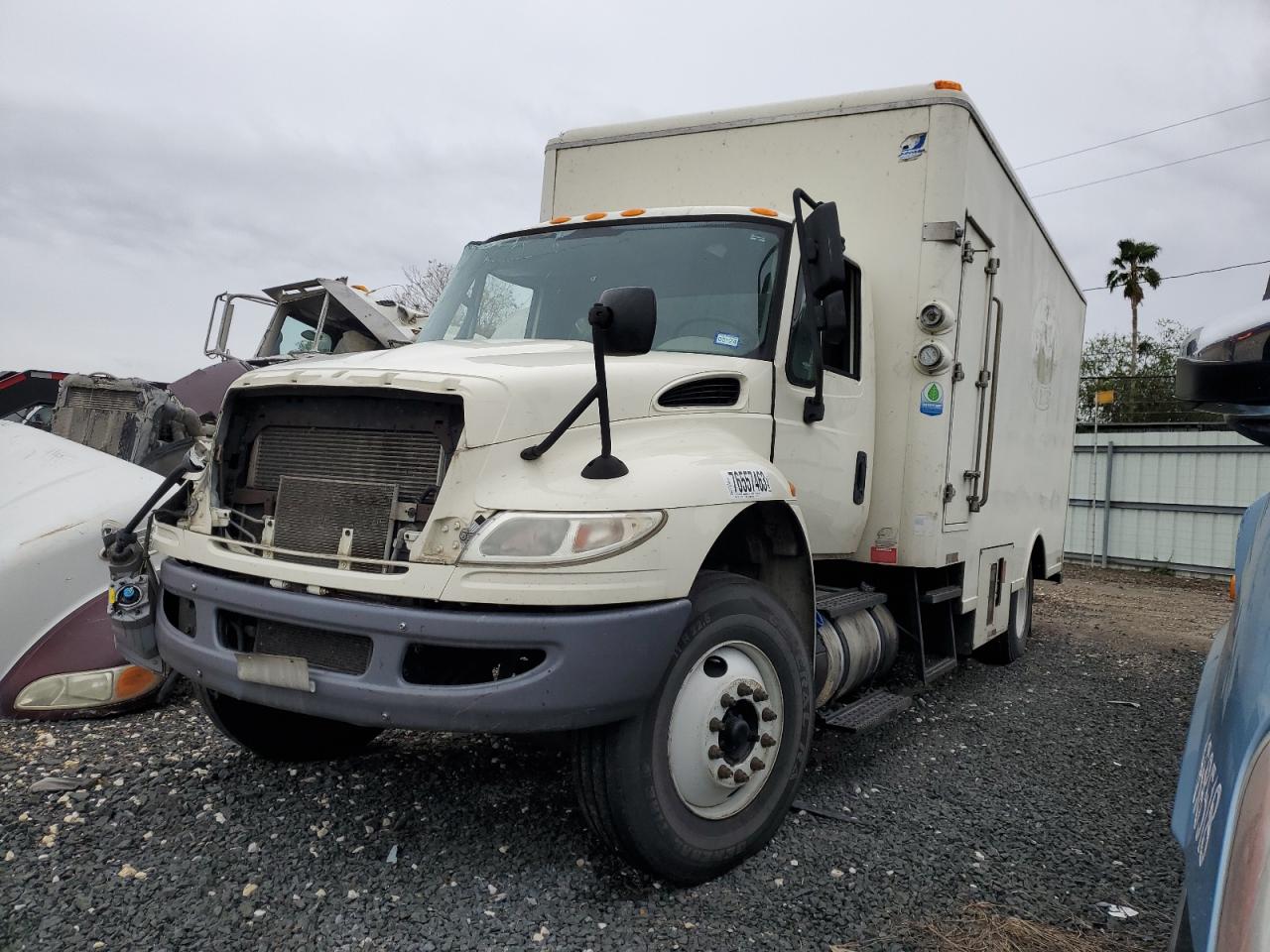 Image 2 of 2018 INTERNATIONAL 4000 4300 2018 with VIN 1HTMMMMN7JH212726