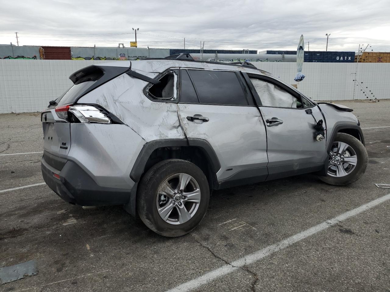 Image 3 of 2022 TOYOTA RAV4 LE 2022 with VIN JTMMWRFV3ND158954