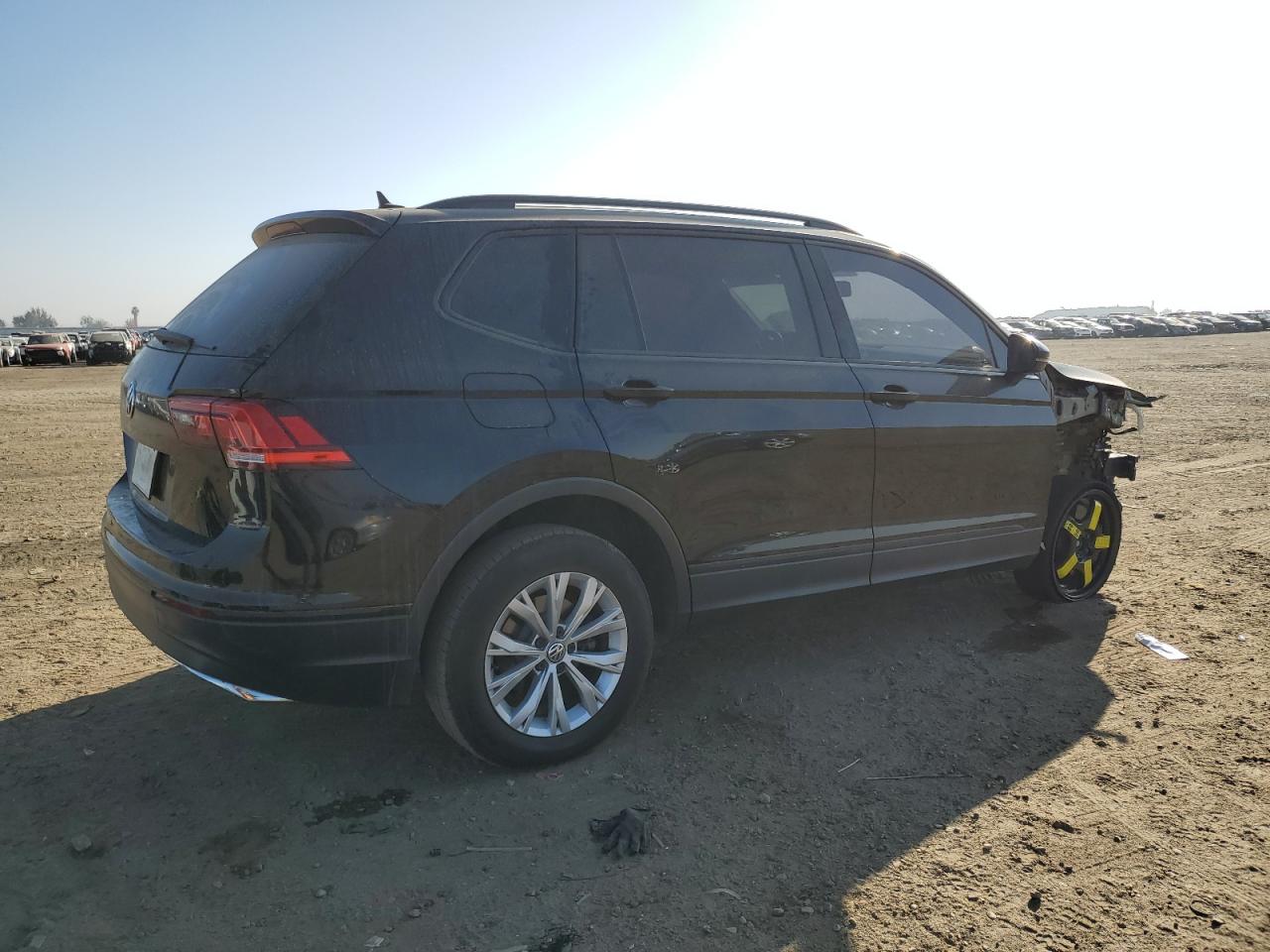 Image 3 of 2020 VOLKSWAGEN TIGUAN S 2020 with VIN 3VV1B7AX7LM018579