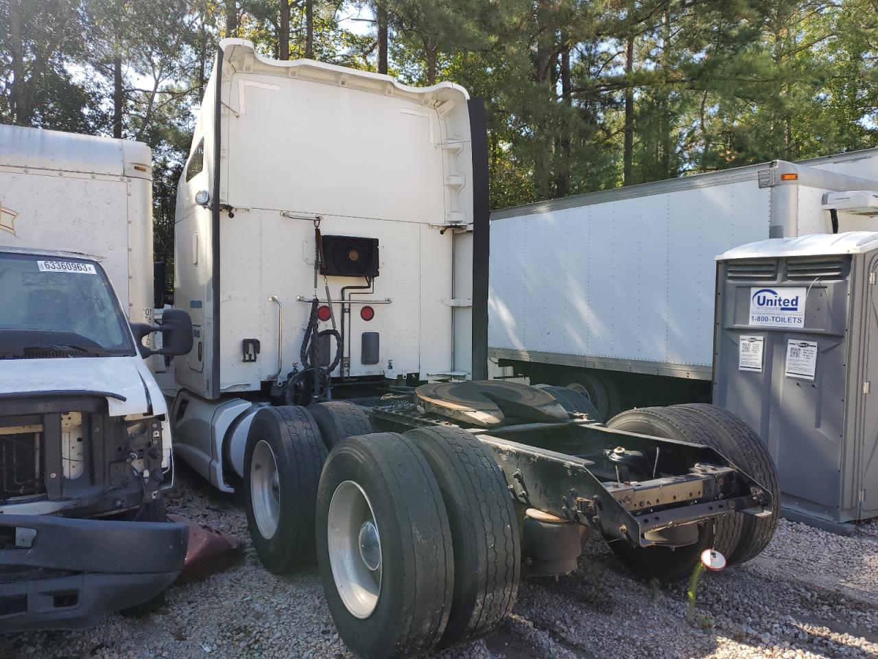 Image 3 of 2016 KENWORTH CONSTRUCTION T680 2016 with VIN 1XKYDP9X0GJ498581