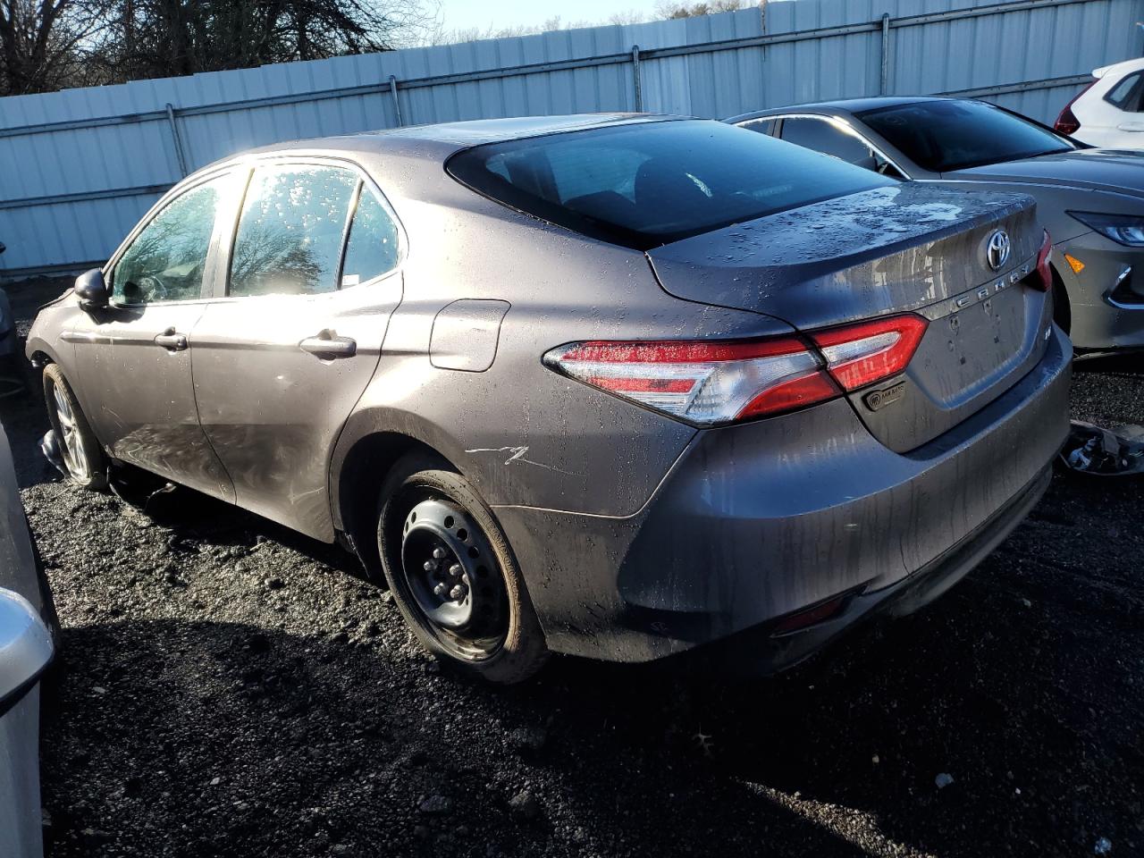 Obraz 2 z 2018 TOYOTA CAMRY L 2018 z VIN 4T1B11HK2JU512379