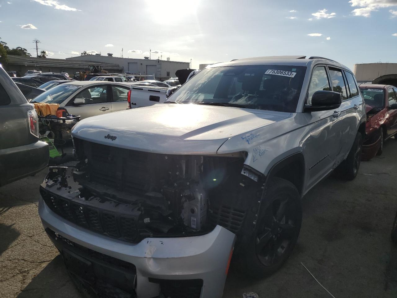 Изображение 2023 JEEP GRAND CHEROKEE L LAREDO 2023