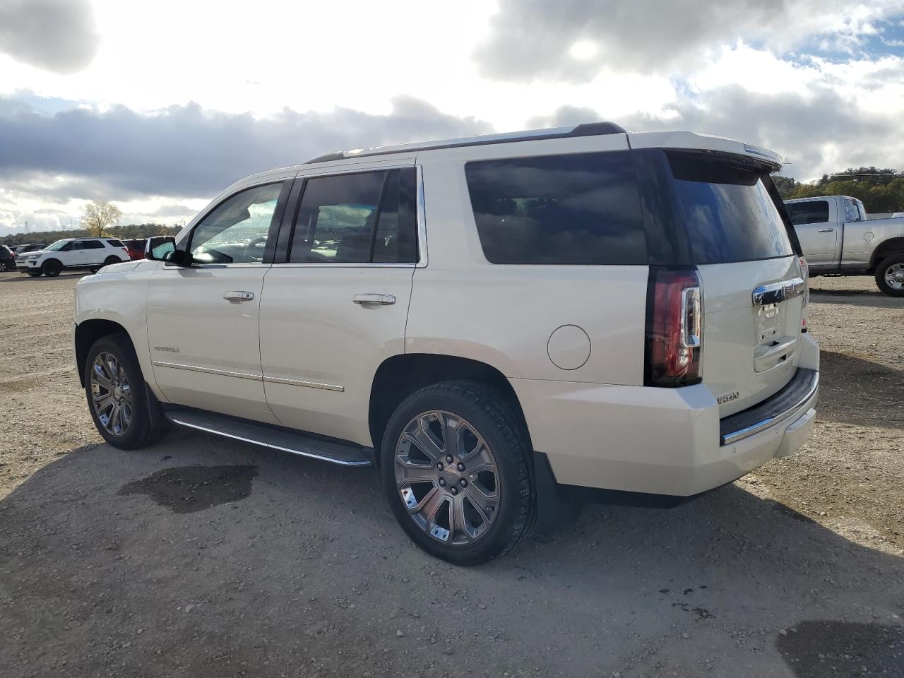 Obraz 2 z 2015 GMC YUKON DENALI 2015 z VIN 1GKS2CKJ6FR704514