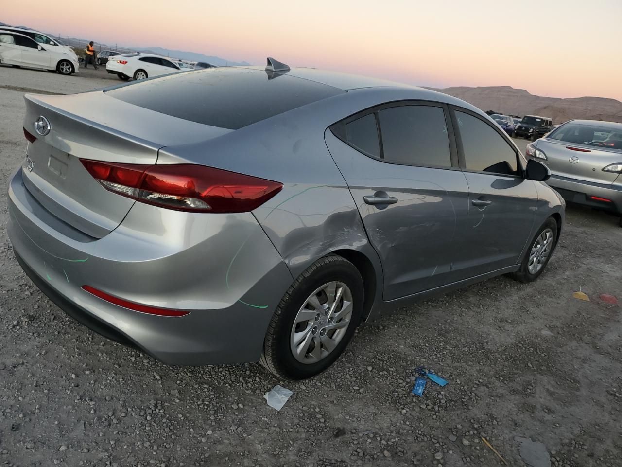 Изображение 3 2017 HYUNDAI ELANTRA SE 2017 с VIN 5NPD74LF3HH104372