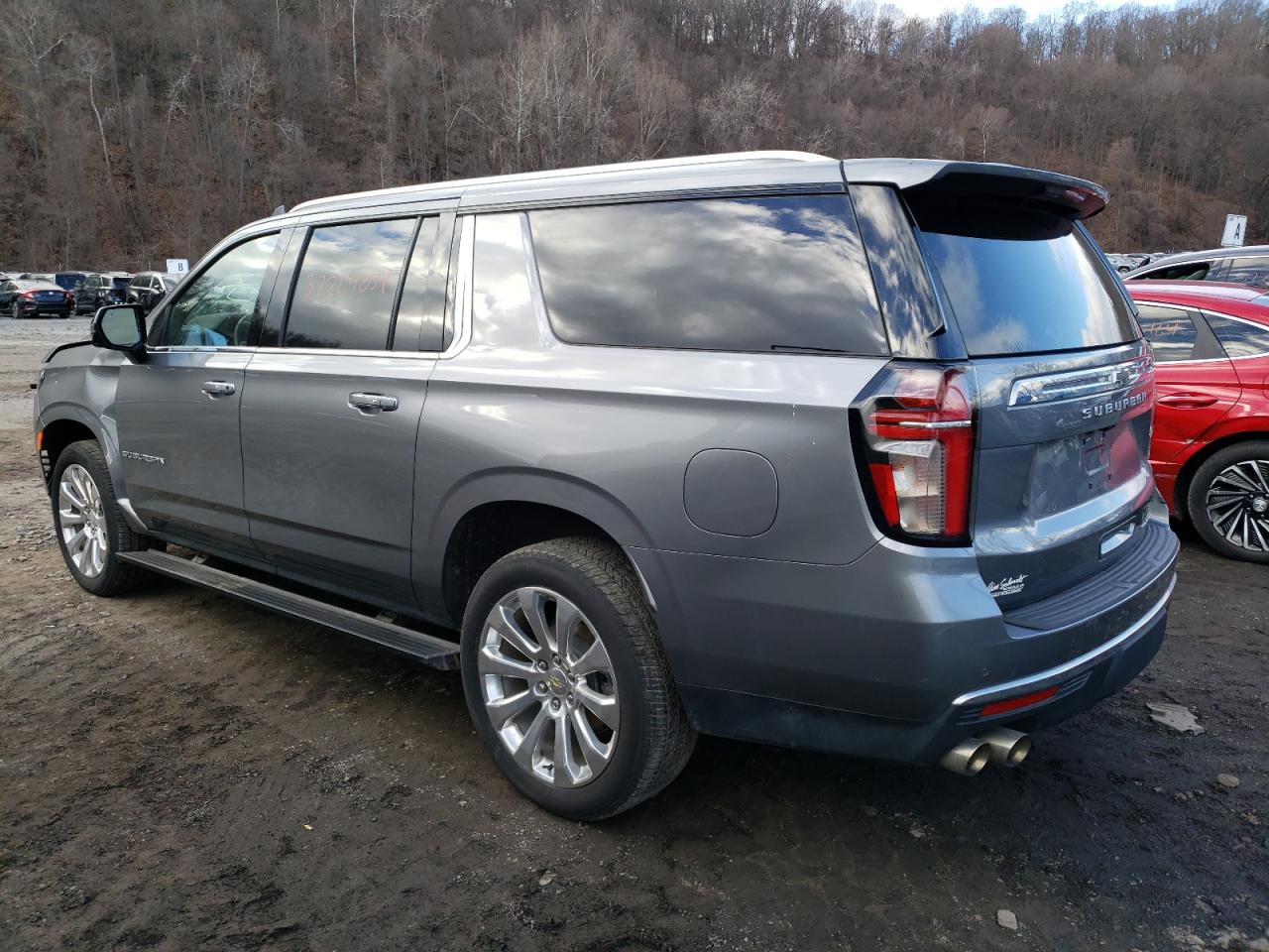 Изображение 2 2021 CHEVROLET SUBURBAN K1500 PREMIER 2021 с VIN 1GNSKFKD6MR219947