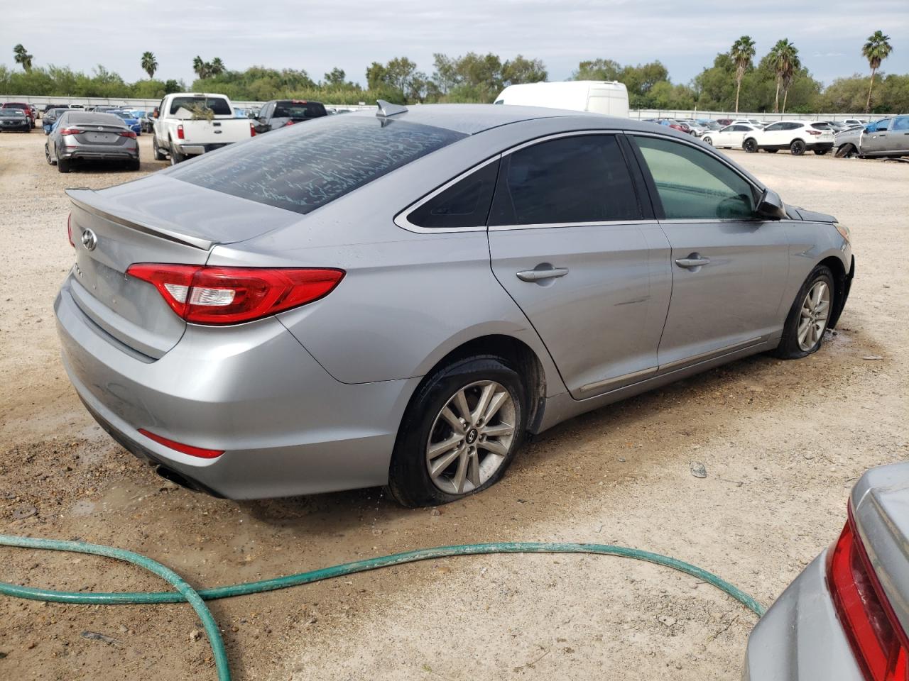 Obraz 3 z 2015 HYUNDAI SONATA SE 2015 z VIN 5NPE24AF2FH079239
