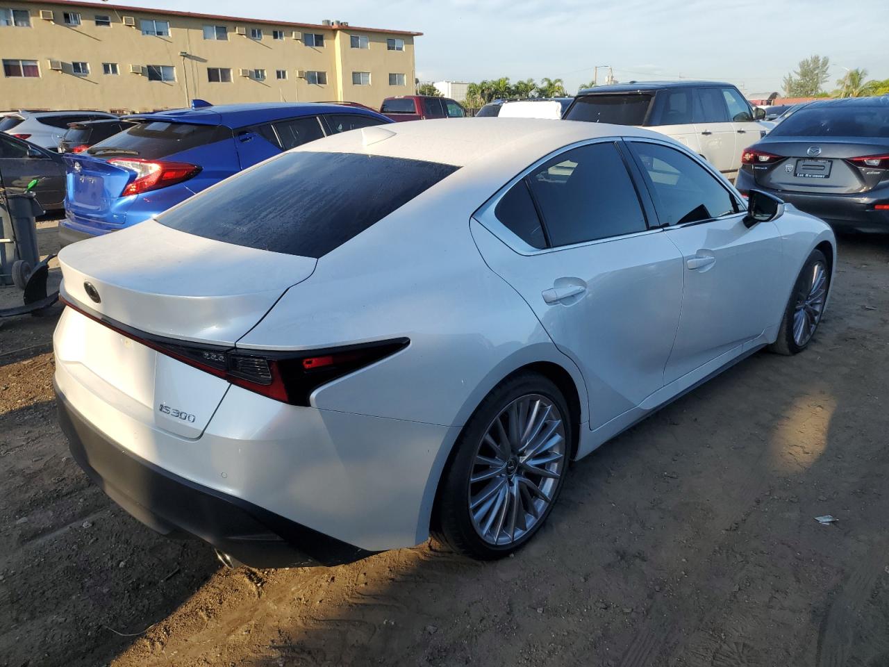 Изображение 3 2023 LEXUS IS 300 2023 с VIN JTHDA1D28P5126098