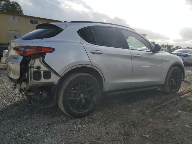 Obraz 3 z 2020 ALFA ROMEO STELVIO  2020 z VIN ZASPAKAN0L7C76344