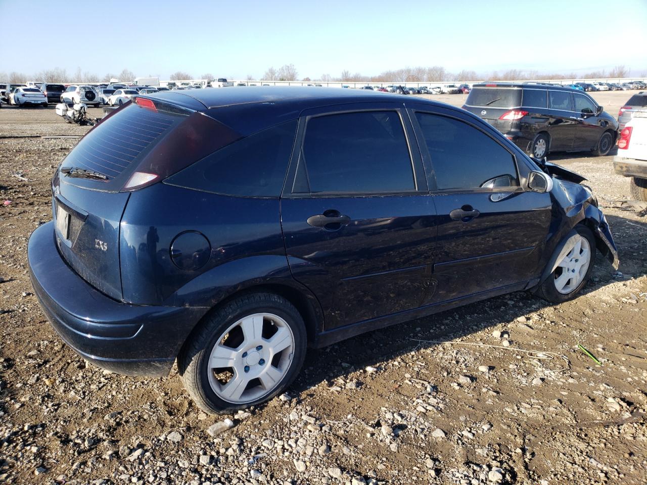 Obraz 3 z 2003 FORD FOCUS ZX5 2003 z VIN 3FAFP37303R193428