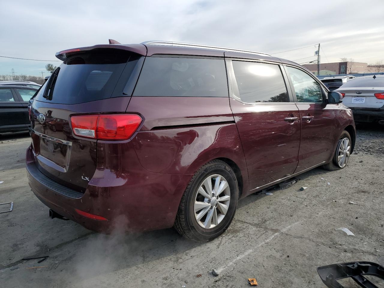 Изображение 3 2017 KIA SEDONA LX 2017 с VIN KNDMB5C19H6313179