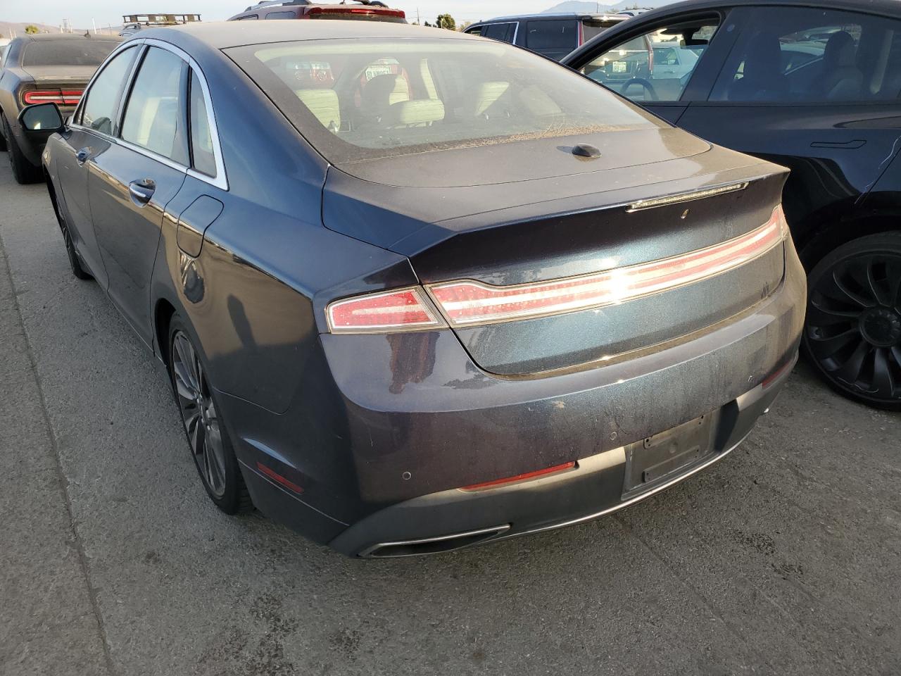 Obraz 2 z 2017 LINCOLN MKZ HYBRID RESERVE 2017 z VIN 3LN6L5MUXHR611799