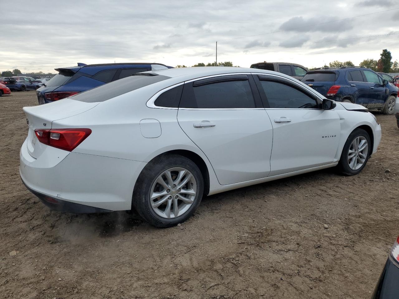 Image 3 of 2016 CHEVROLET MALIBU LT 2016 with VIN 1G1ZE5ST7GF202668