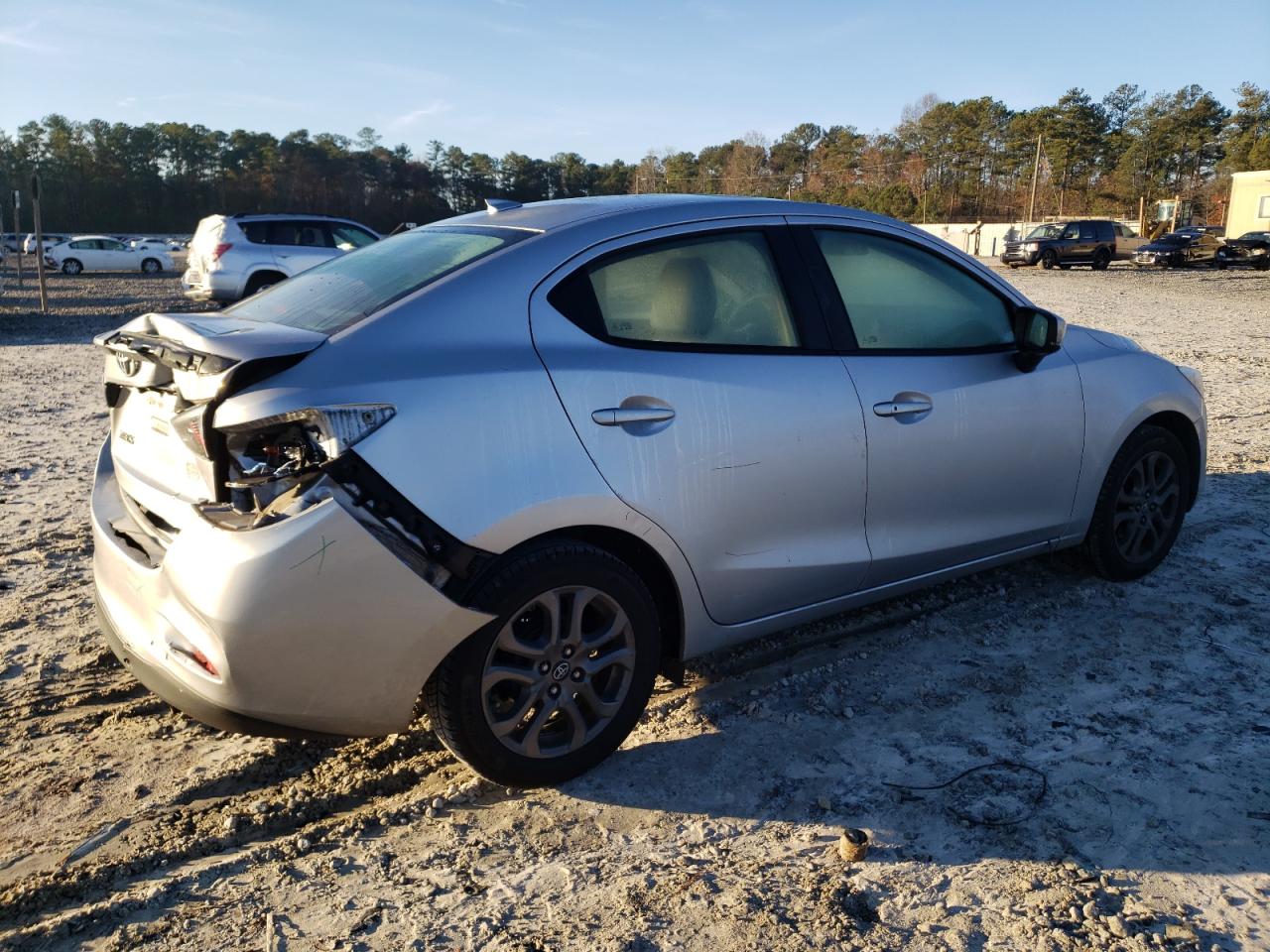 Image 3 of 2019 TOYOTA YARIS L 2019 with VIN 3MYDLBYV5KY504686