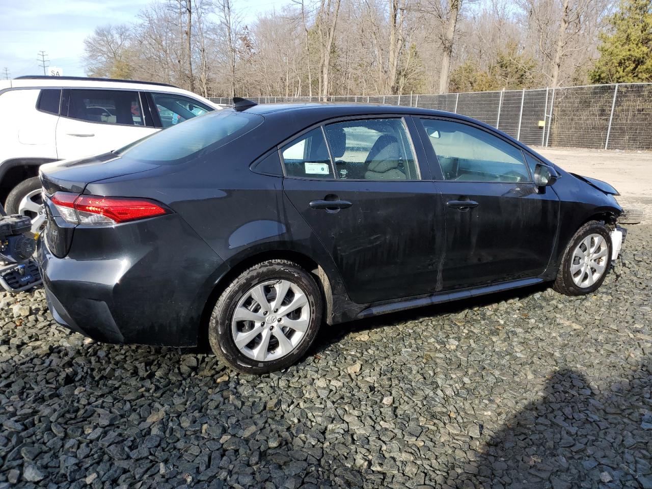Image 3 of 2021 TOYOTA COROLLA LE 2021 with VIN 5YFEPMAE6MP258439