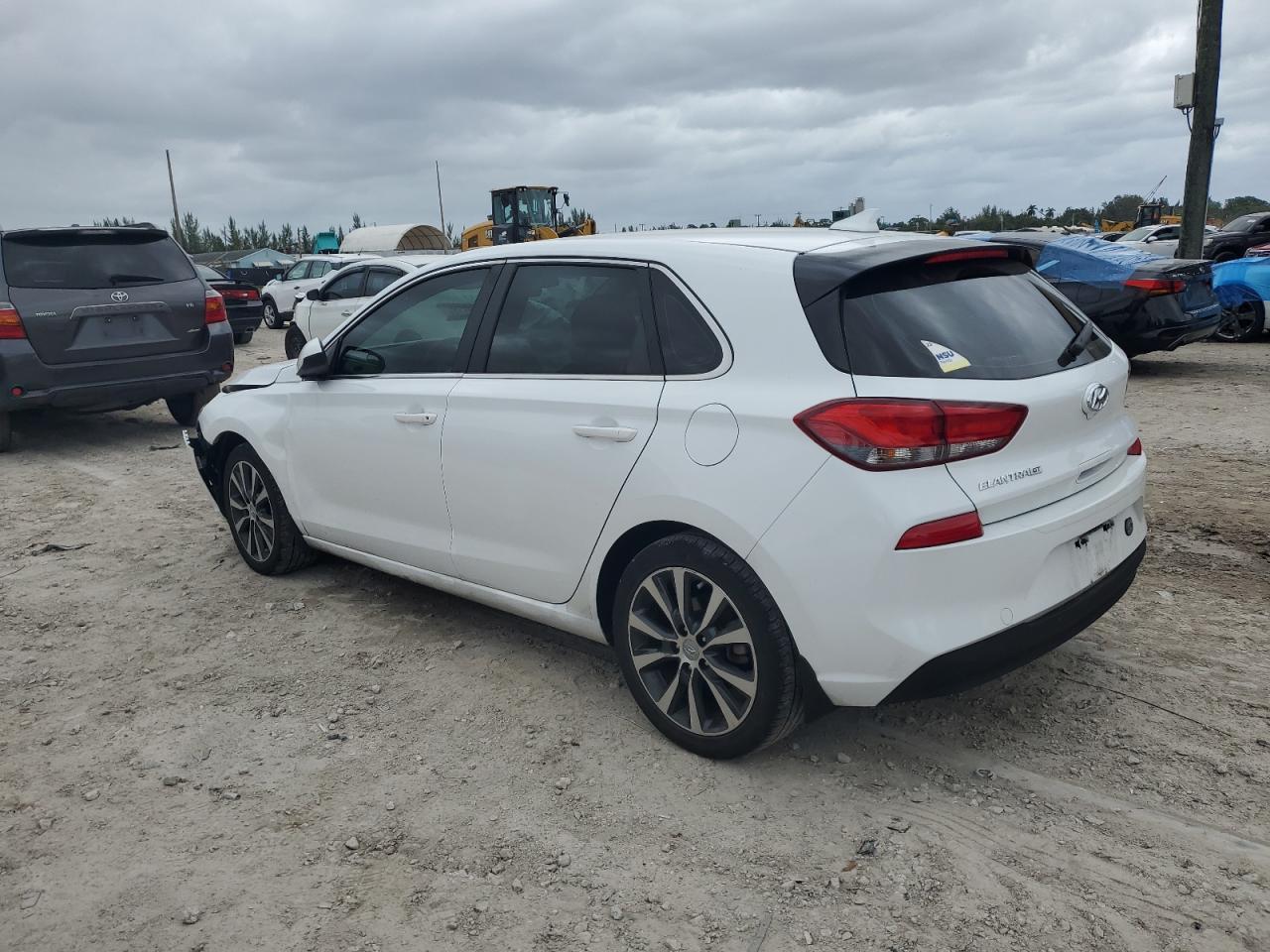 Image 2 of 2020 HYUNDAI ELANTRA GT  2020 with VIN KMHH35LE4LU146151