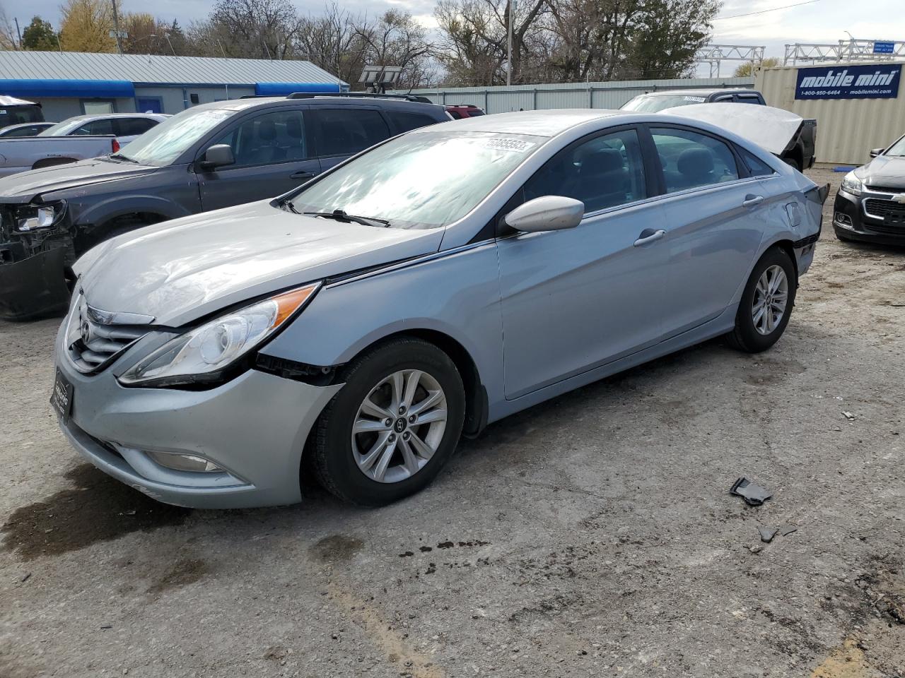 Hyundai Sonata Gls 2013 image