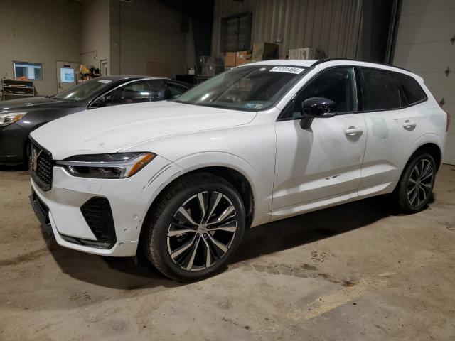 Obraz 1 z 2023 VOLVO XC60 PLUS 2023 z VIN YV4L12RW2P1311525